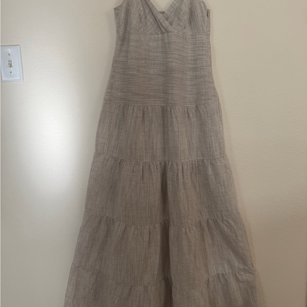 Banana Republic Neutral Textured Dress.  D008